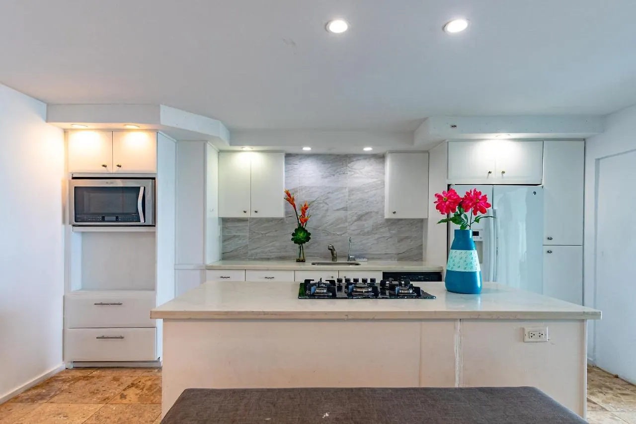 Caprice 14 - Oceanfront Villa - Gated Community With Pool ナッソー