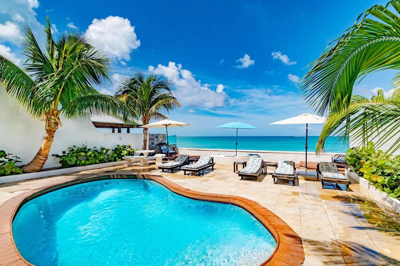 Caprice 14 - Oceanfront Villa - Gated Community With Pool ナッソー 0*,  バハマ