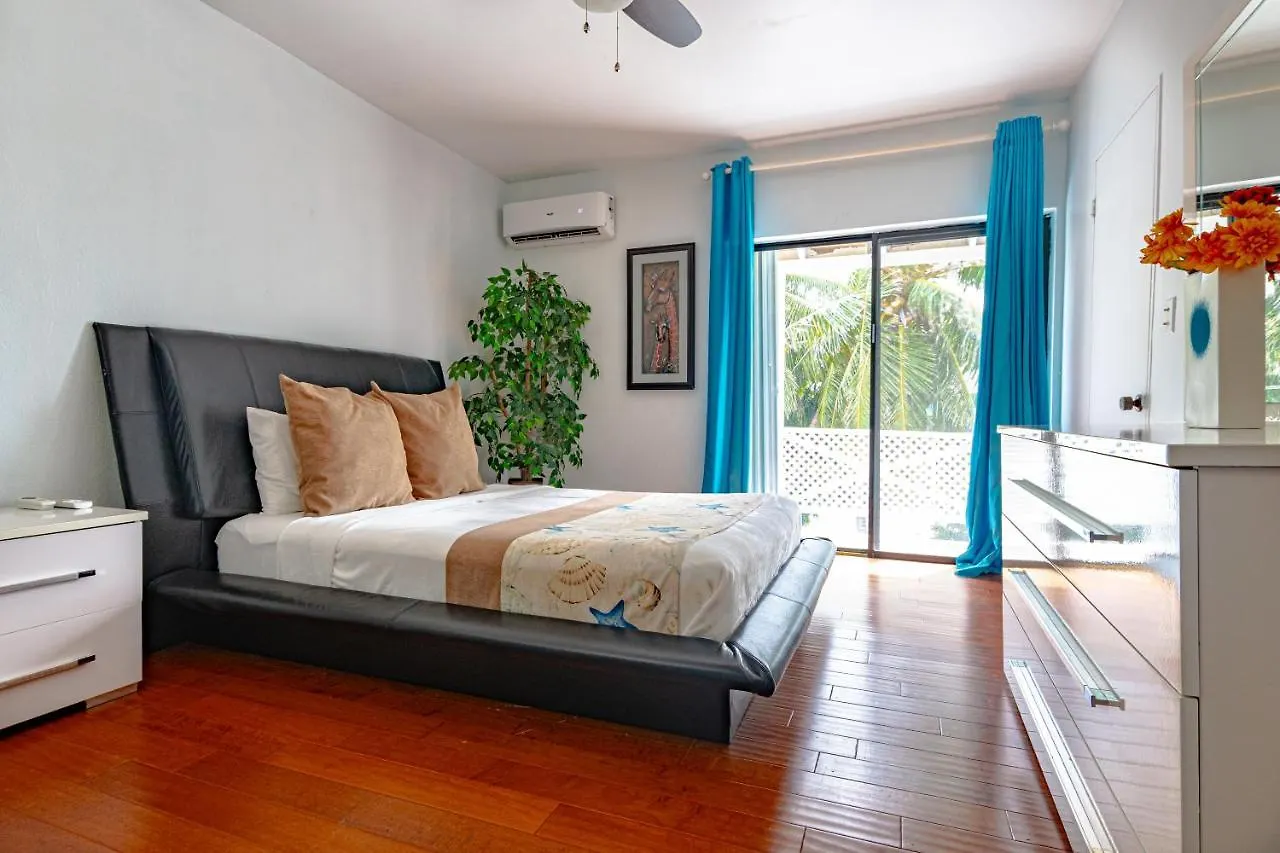 Caprice 14 - Oceanfront Villa - Gated Community With Pool Nassau